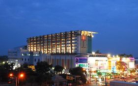Sunee Grand Hotel And Convention Center